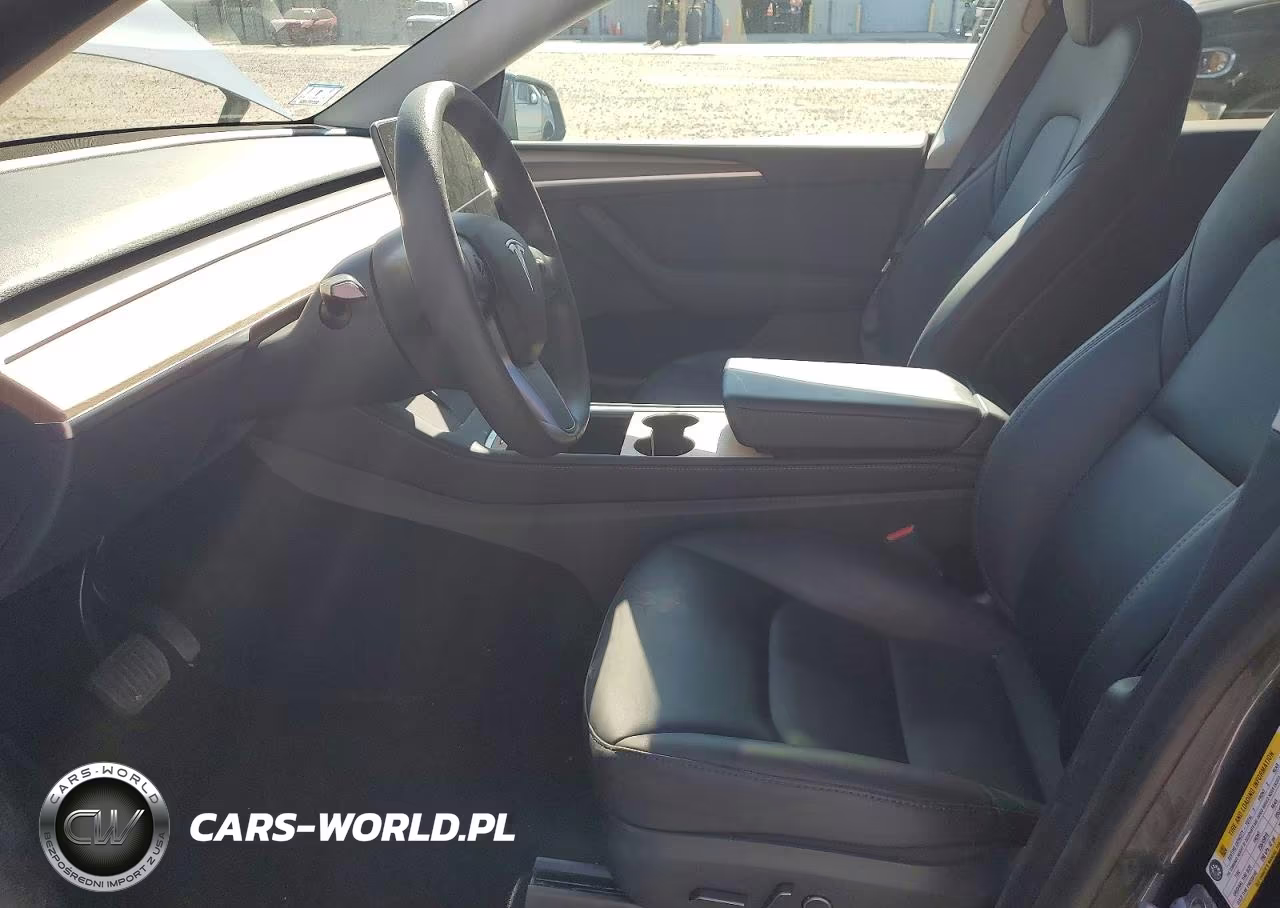 2023 Tesla Model Y VIN:7SAYGAEE5PF935196 - 7