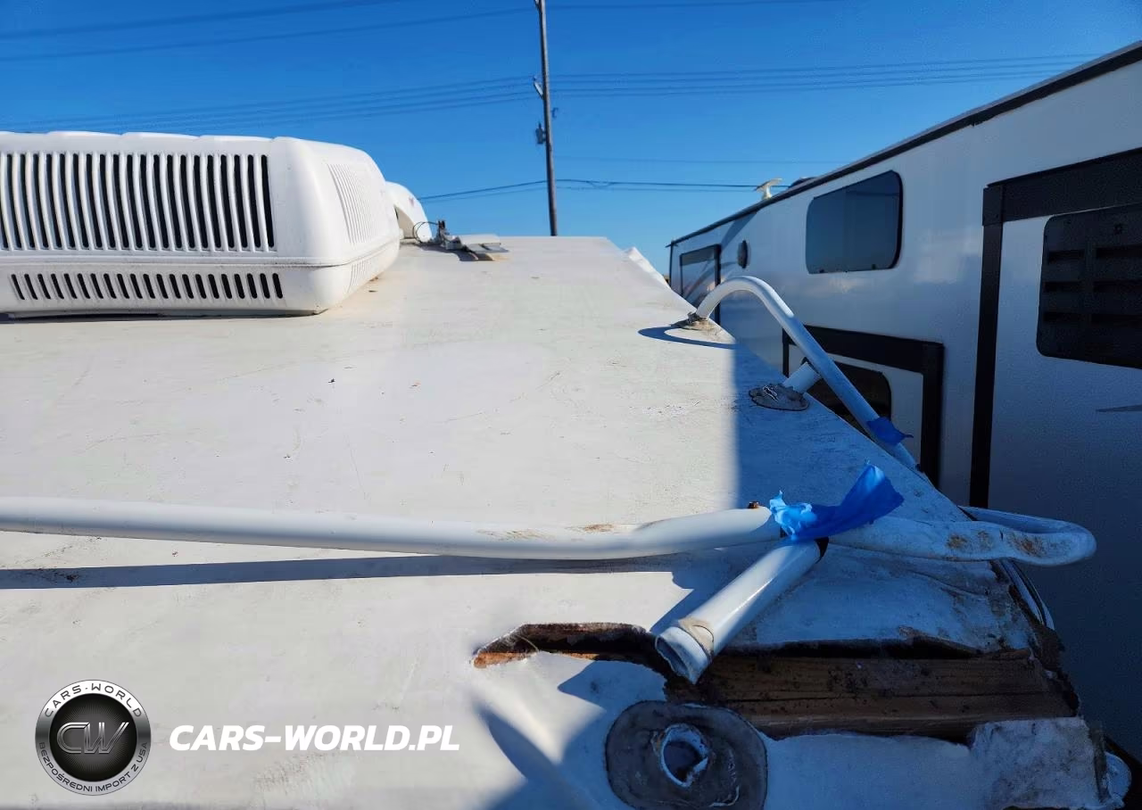 2006 Northwood Arctic Fox - Slide-In Camper VIN:1NCE1140560104716 - 9