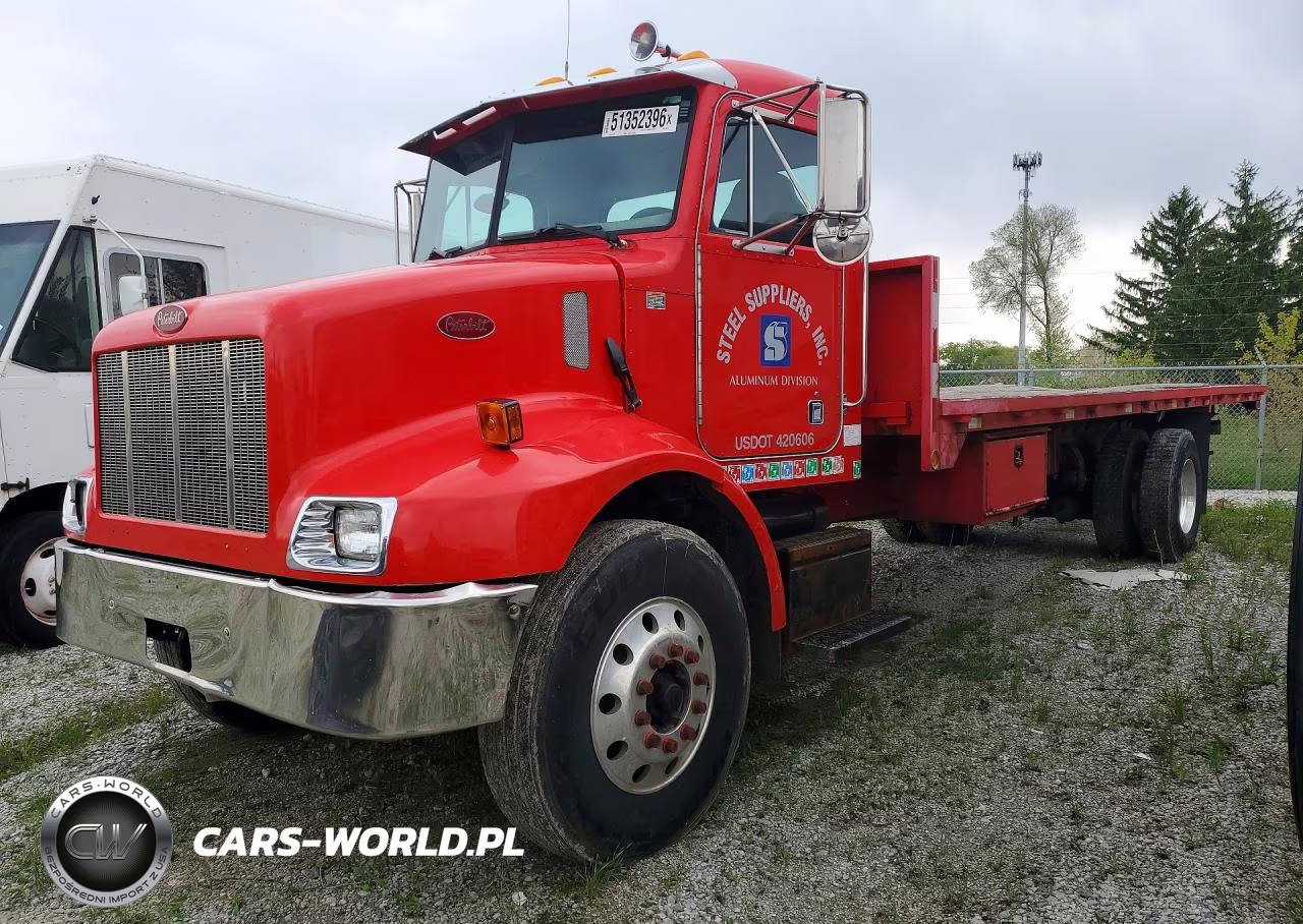 2003 Peterbilt 330 - Flat Bed Truck