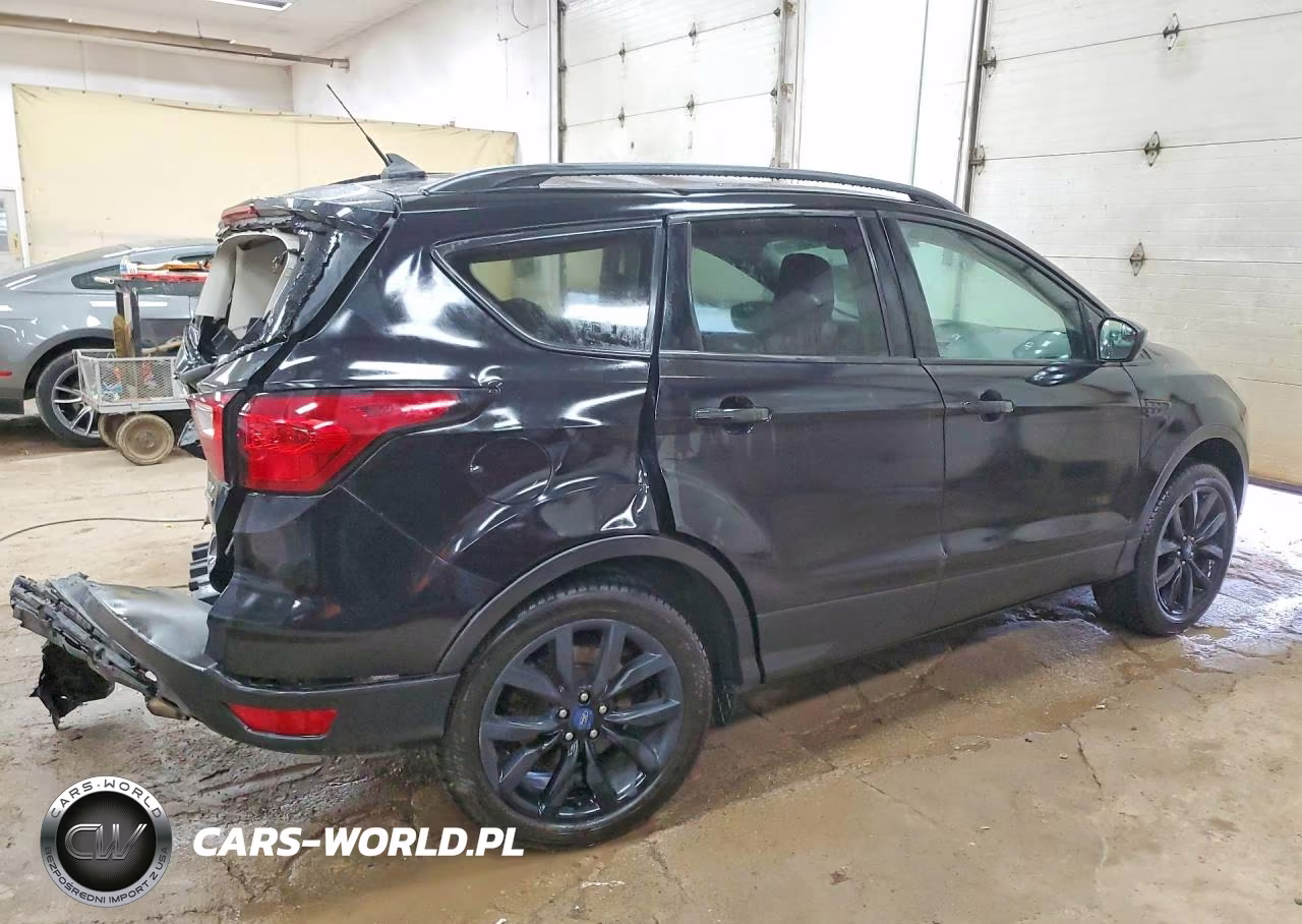 2019 Ford Escape Se VIN:1FMCU9GD5KUA52827 - 3