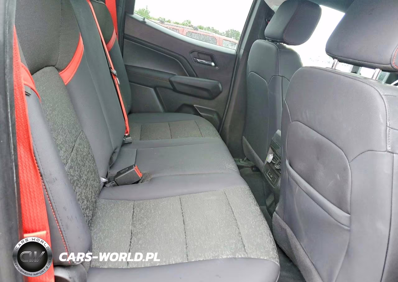 2024 Chevrolet Colorado Z71 VIN:1GCPTDEK4R1306259 - 10