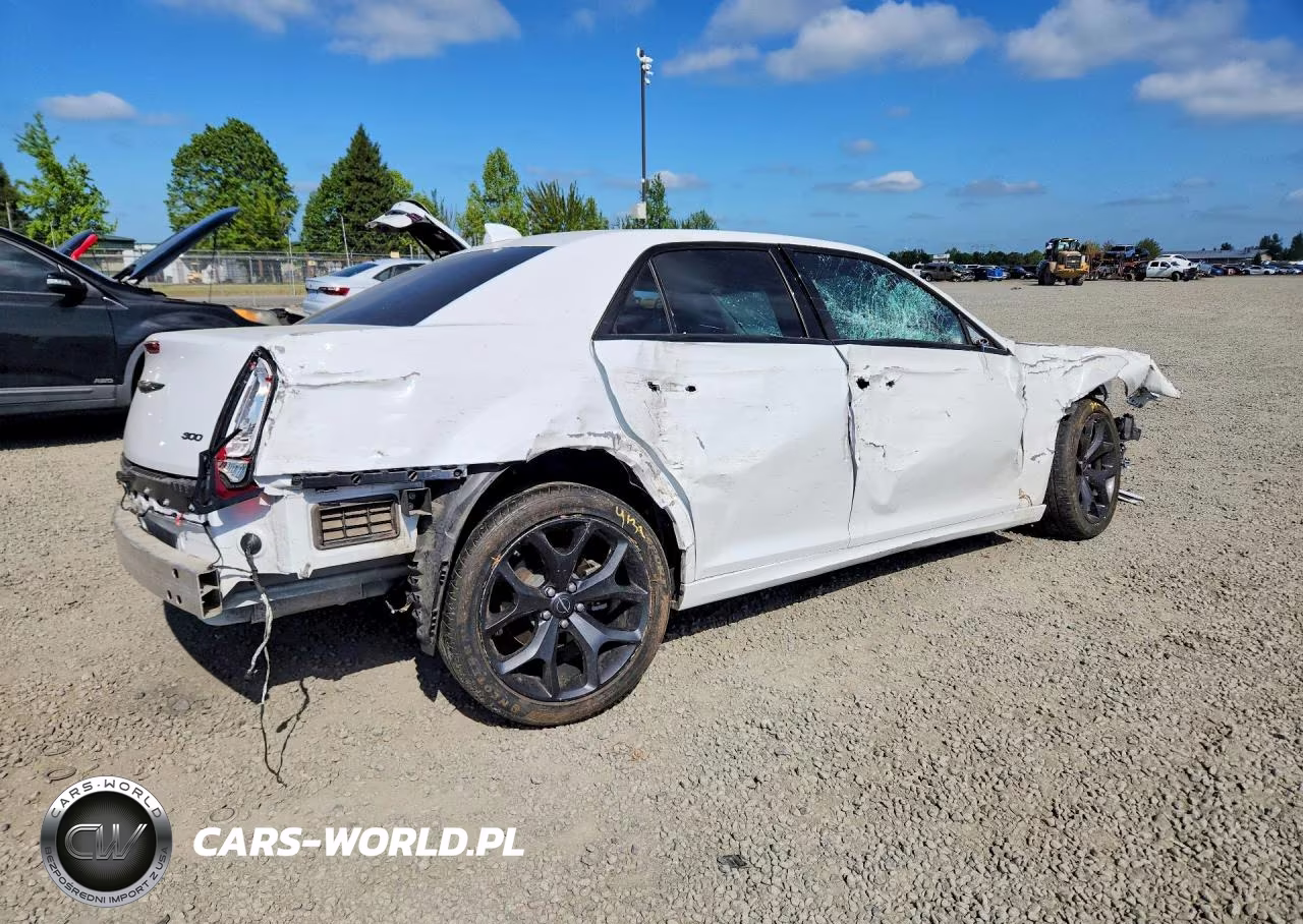 2022 Chrysler 300 Touring L VIN:2C3CCADG9NH131128 - 3