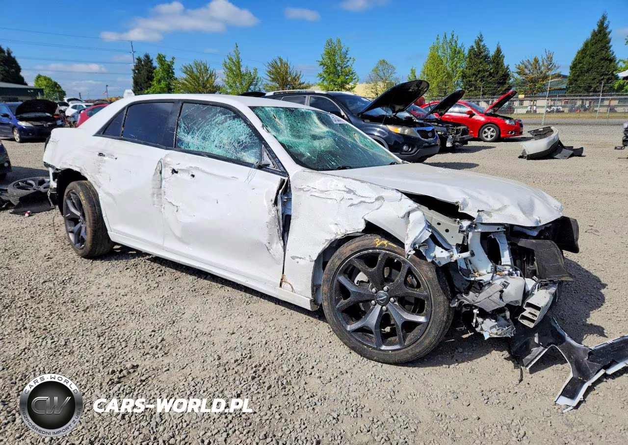 2022 Chrysler 300 Touring L VIN:2C3CCADG9NH131128 - 4