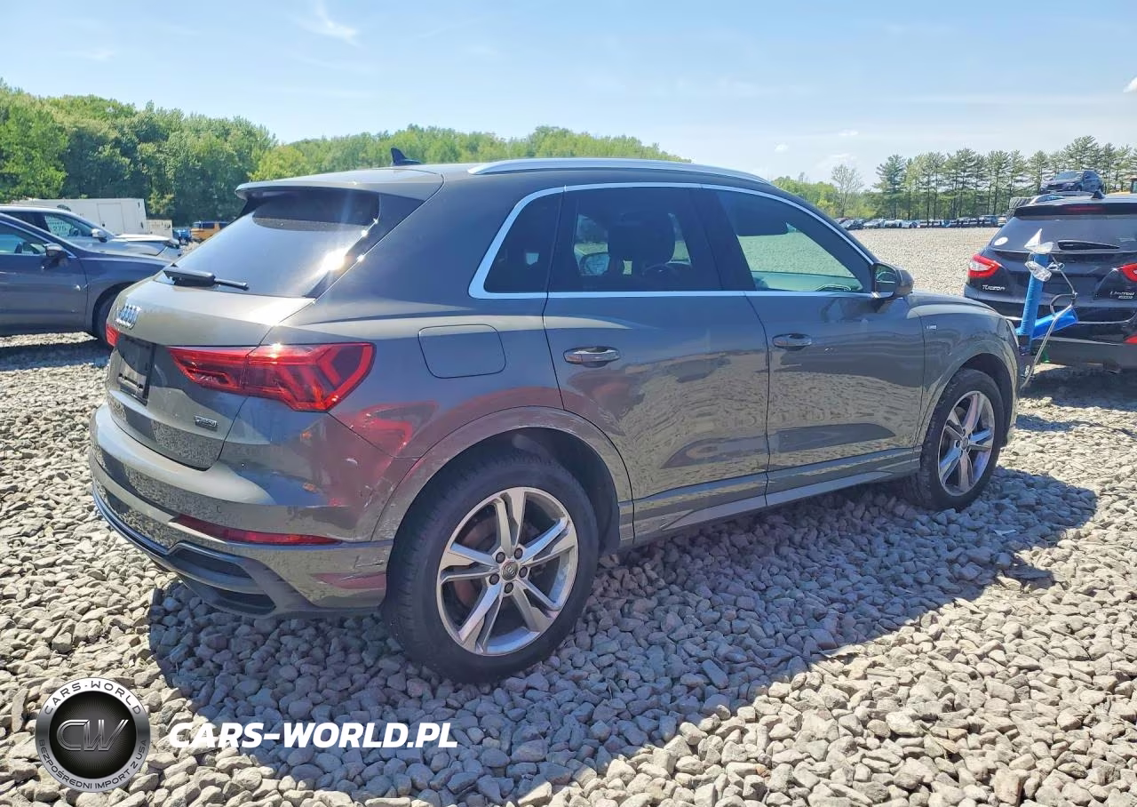 2020 Audi Q3 Premium Plus S-Line VIN:WA1EECF35L1023504 - 3