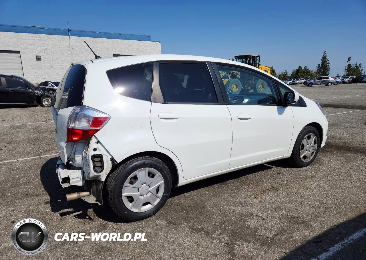 2012 Honda Fit VIN:JHMGE8G35CS006110 - 3