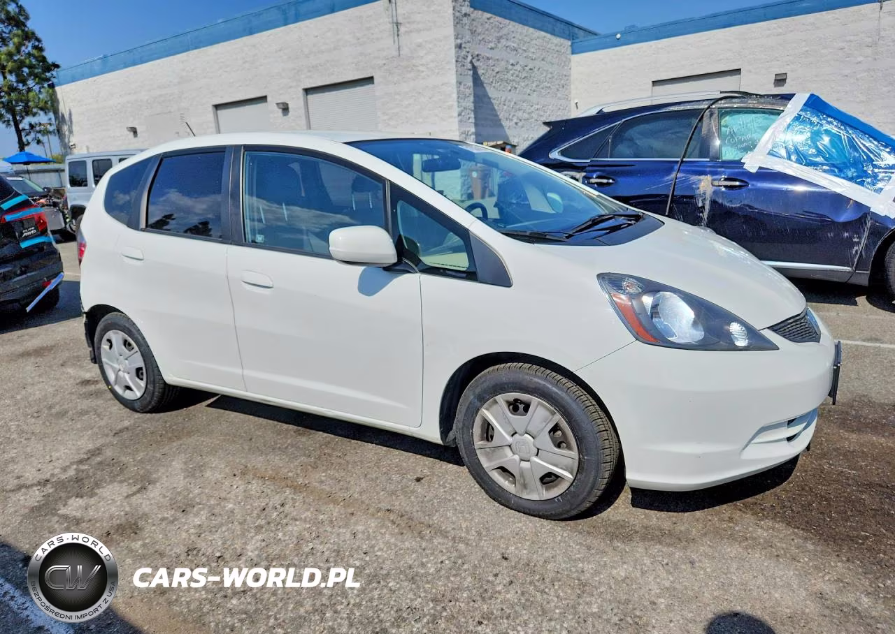 2012 Honda Fit VIN:JHMGE8G35CS006110 - 4
