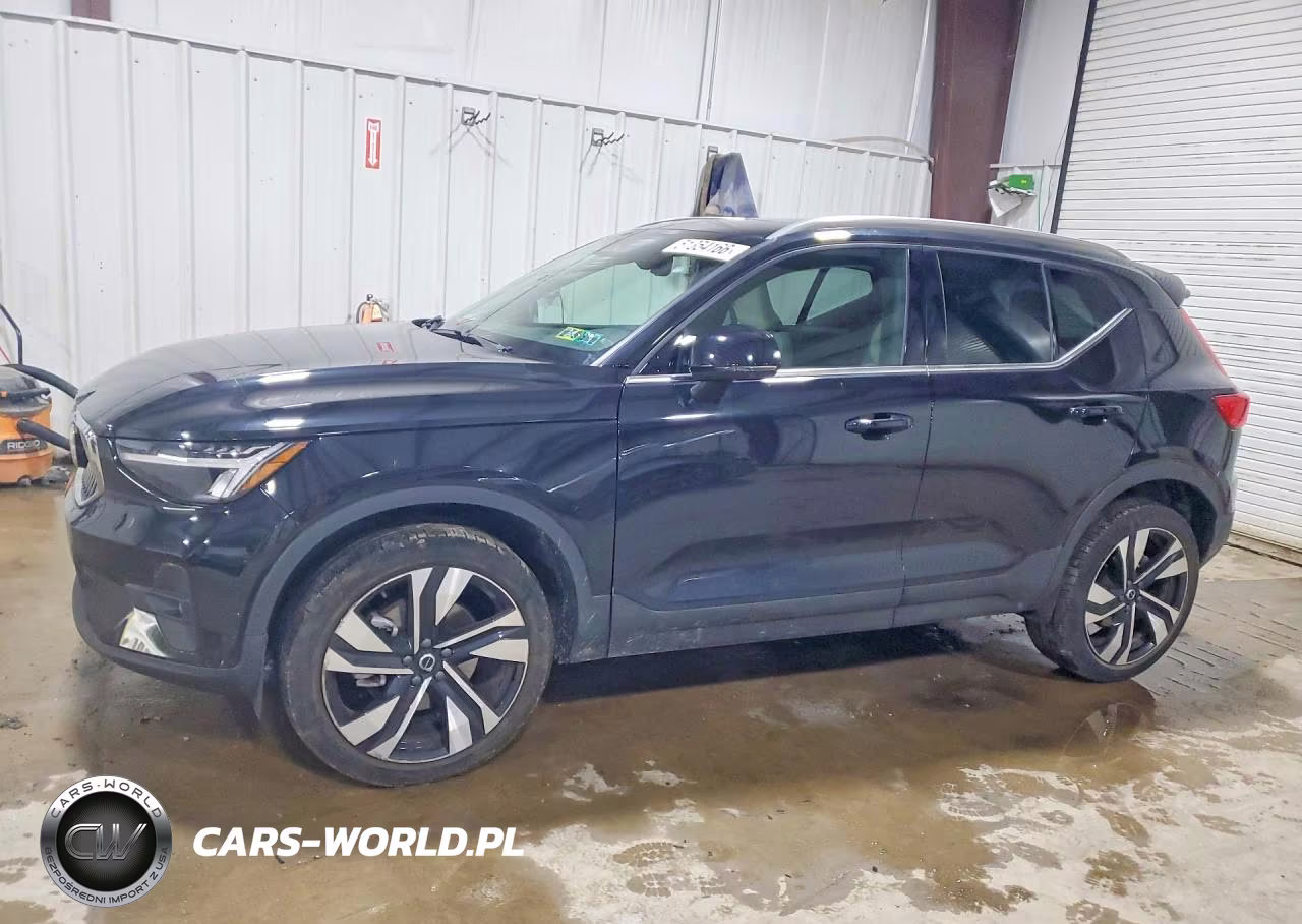 2024 Volvo Xc40 Plus – zdjęcie 1 z 13