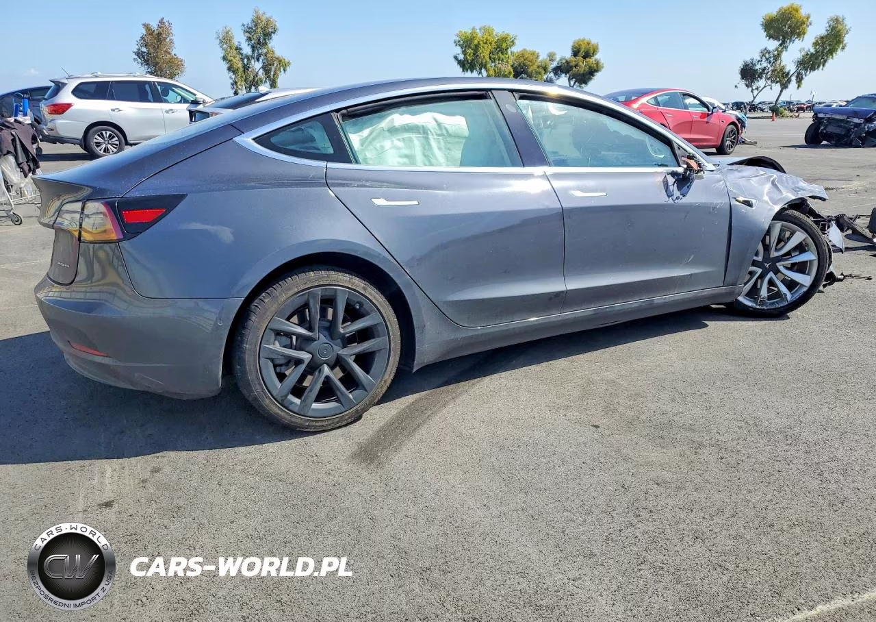 2018 Tesla Model 3 VIN:5YJ3E1EB0JF182834 - 3