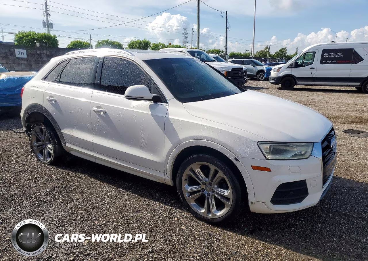 2016 Audi Q3 Premium Plus VIN:WA1EFCFS0GR010915 - 4