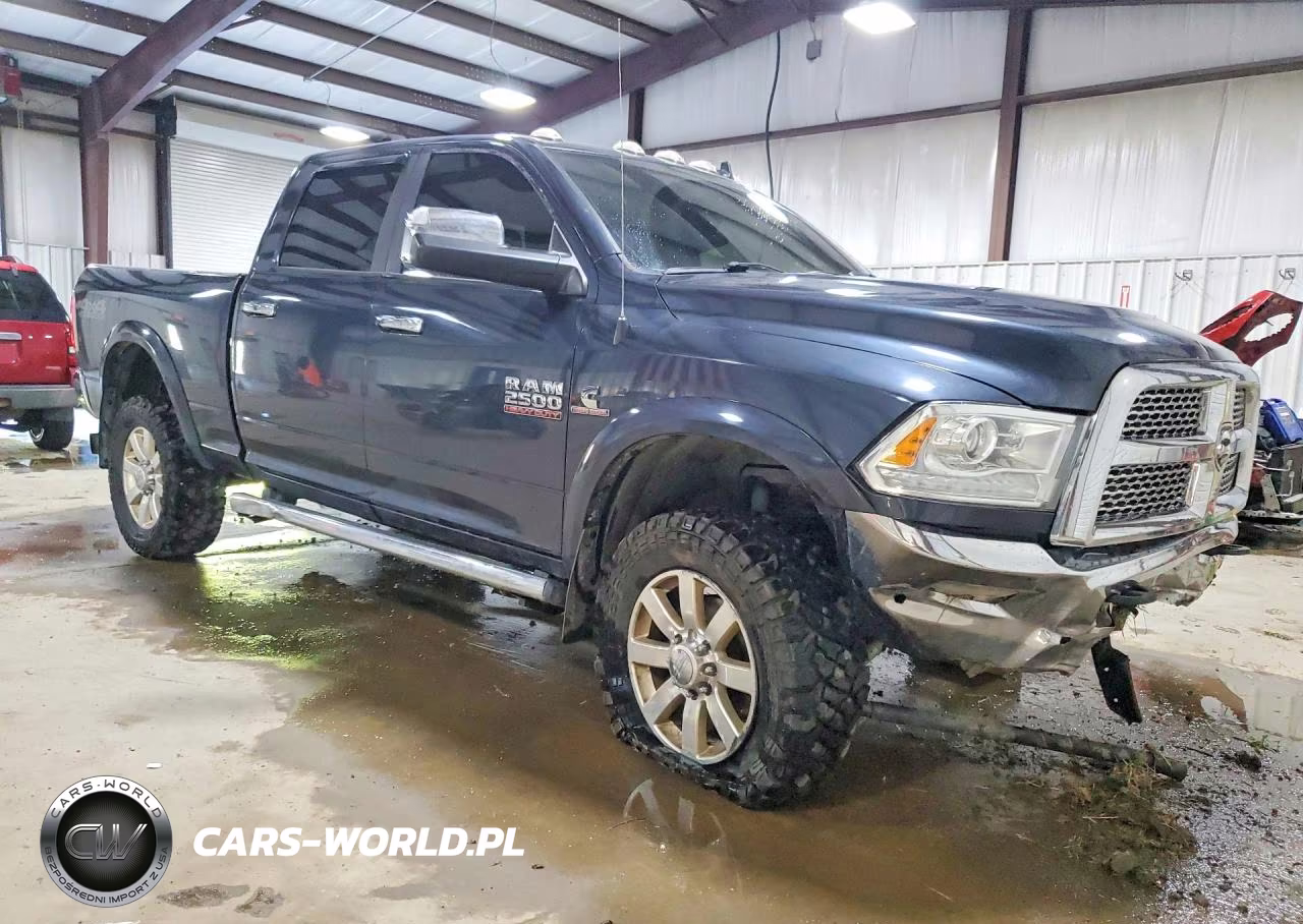 2018 Ram 2500 Laramie VIN:3C6UR5FL5JG391298 - 4
