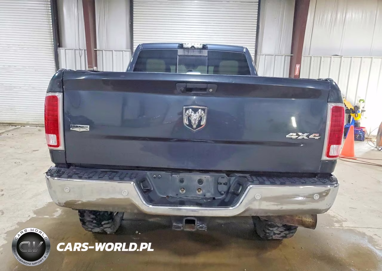 2018 Ram 2500 Laramie VIN:3C6UR5FL5JG391298 - 6