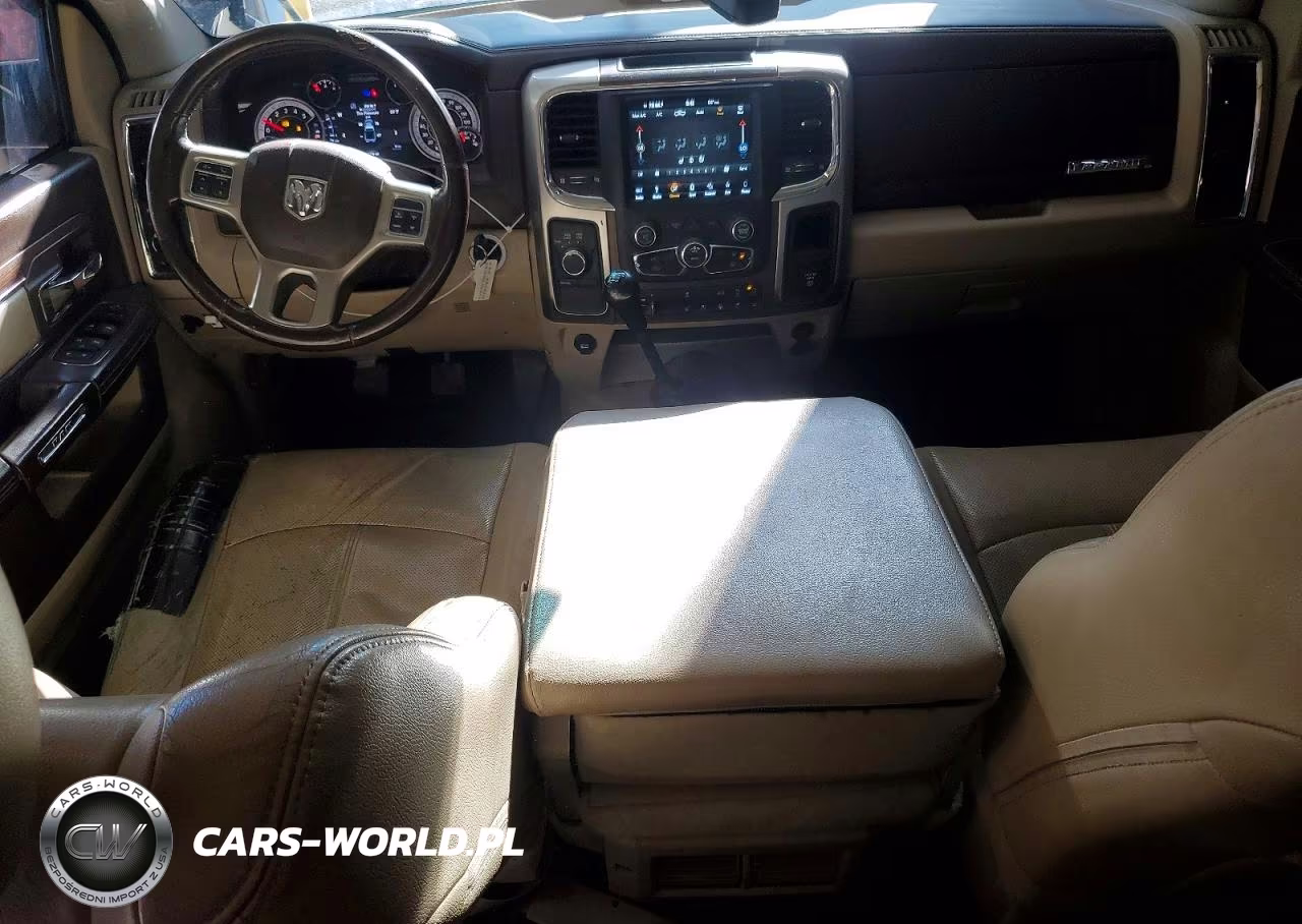 2018 Ram 2500 Laramie VIN:3C6UR5FL5JG391298 - 8