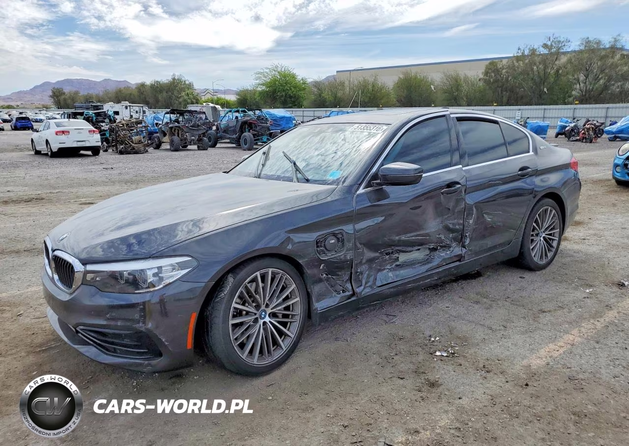 2019 BMW 530E – zdjęcie 1 z 12