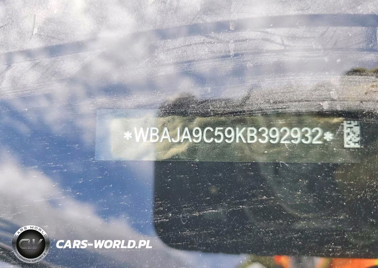 2019 BMW 530E VIN:WBAJA9C59KB392932 - 12