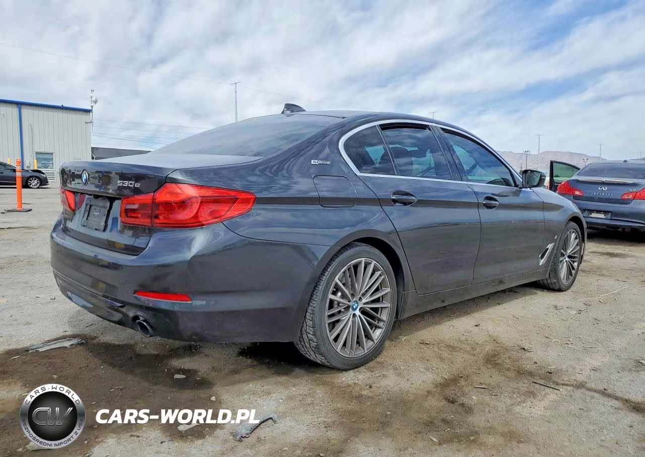 2019 BMW 530E VIN:WBAJA9C59KB392932 - 3