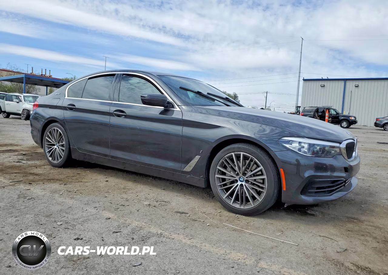 2019 BMW 530E VIN:WBAJA9C59KB392932 - 4