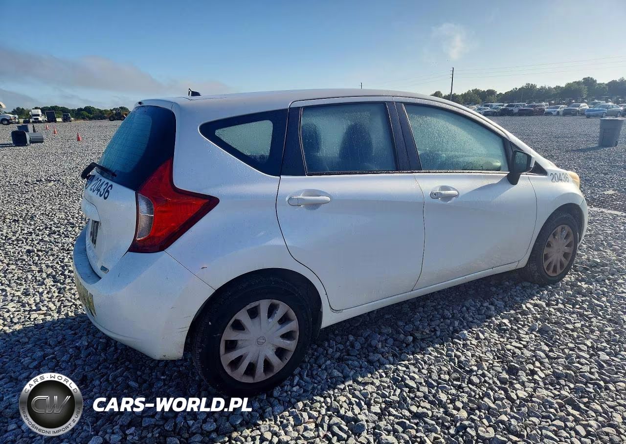2015 Nissan Versa Note S Plus VIN:3N1CE2CP8FL381632 - 3