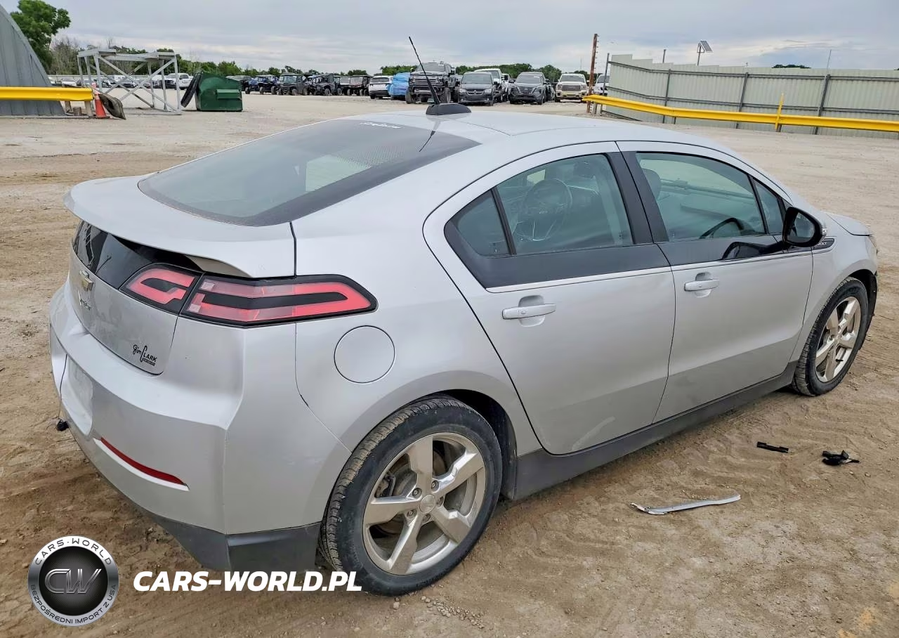 2015 Chev Volt VIN:1G1RA6E45FU104125 - 3