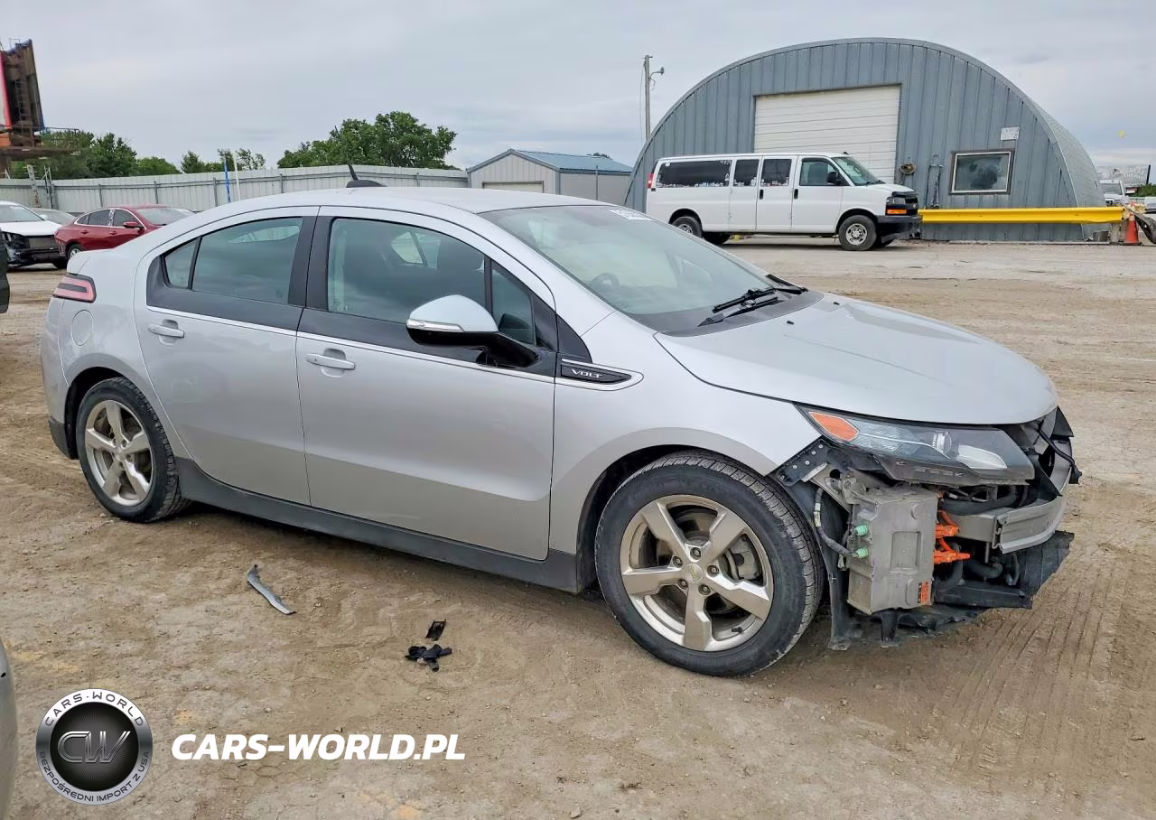 2015 Chev Volt VIN:1G1RA6E45FU104125 - 4