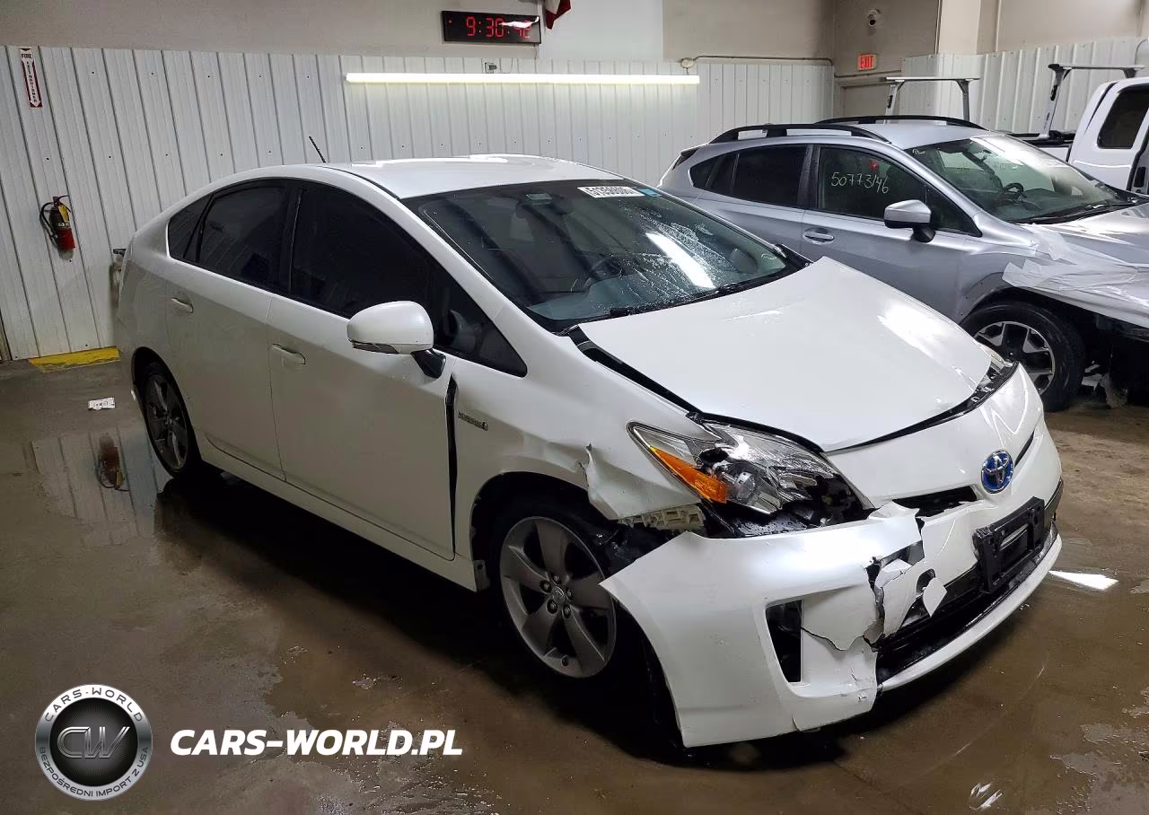 2015 Toyota Prius Persona Series VIN:JTDKN3DU0F0426370 - 4