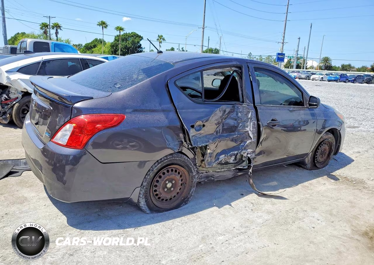 2015 Nissan Versa 1.6 S Plus VIN:3N1CN7AP3FL830621 - 3