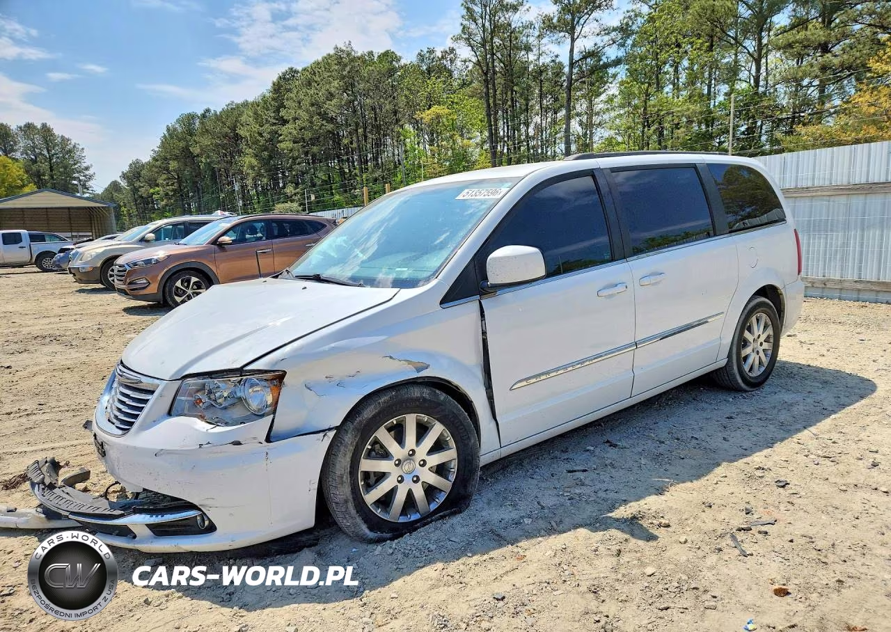 2016 Chrysler Town & Country Touring