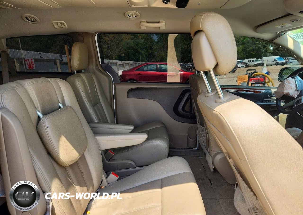 2016 Chrysler Town & Country Touring VIN:2C4RC1BG9GR188161 - 11