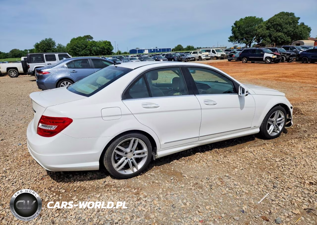 2014 Mercedes-Benz C 250 VIN:WDDGF4HB0EG206126 - 3