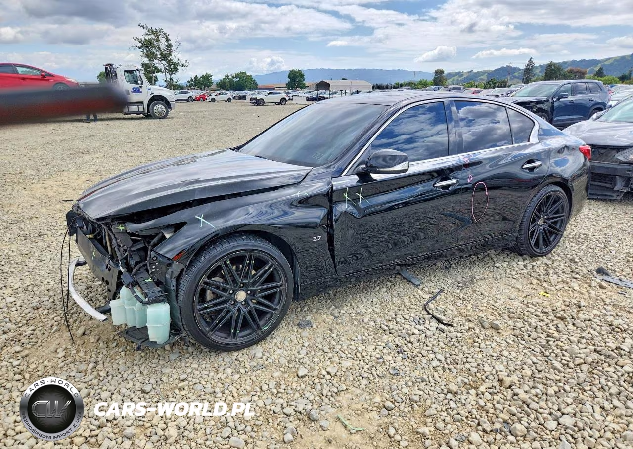 2015 Infiniti Q50 Premium