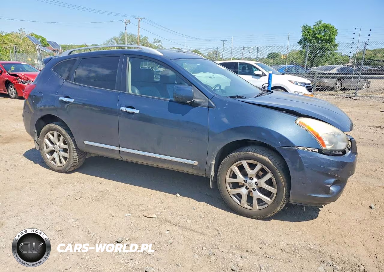2013 Nissan Rogue S VIN:JN8AS5MV2DW619403 - 4