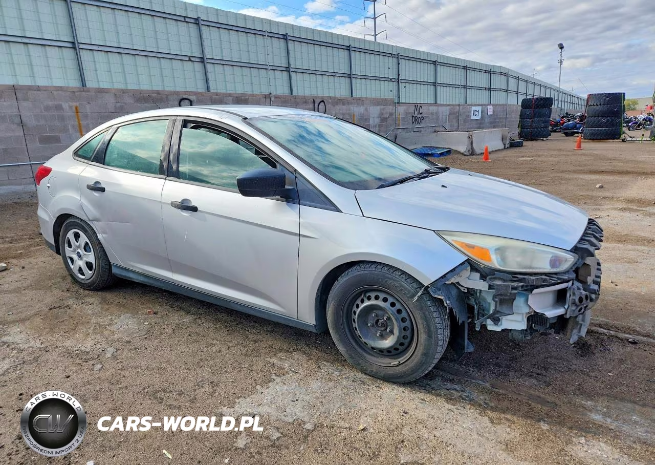 2016 Ford Focus S VIN:1FADP3E23GL405289 - 4