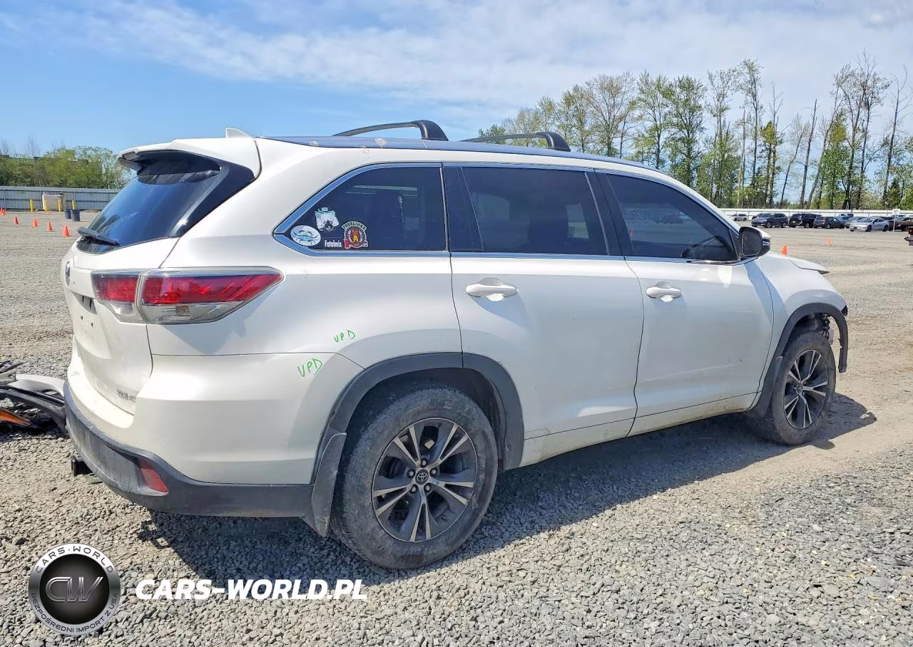 2016 Toyota Highlander Xle VIN:5TDJKRFH4GS331137 - 3