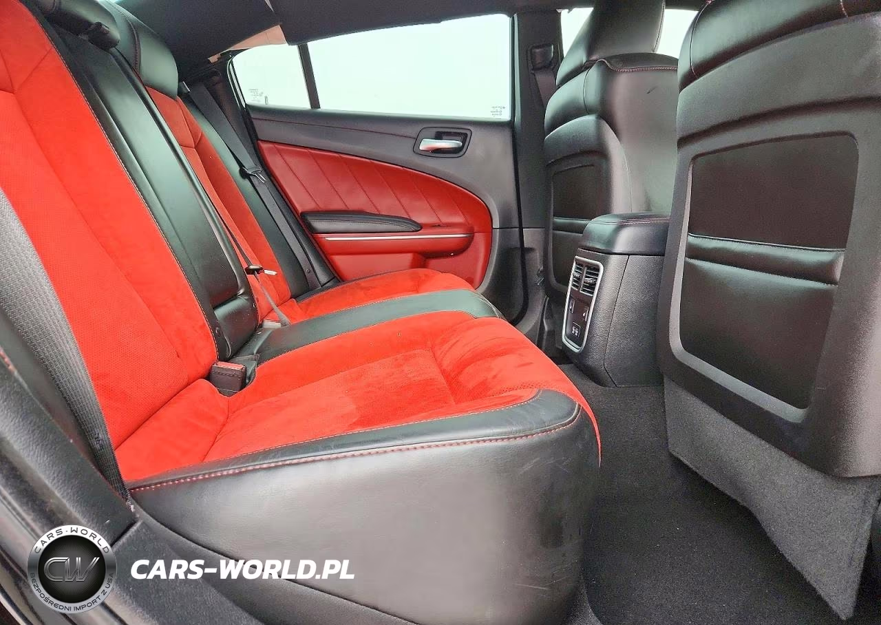 2022 Dodge Charger Scat Pack VIN:2C3CDXGJ7NH262341 - 10