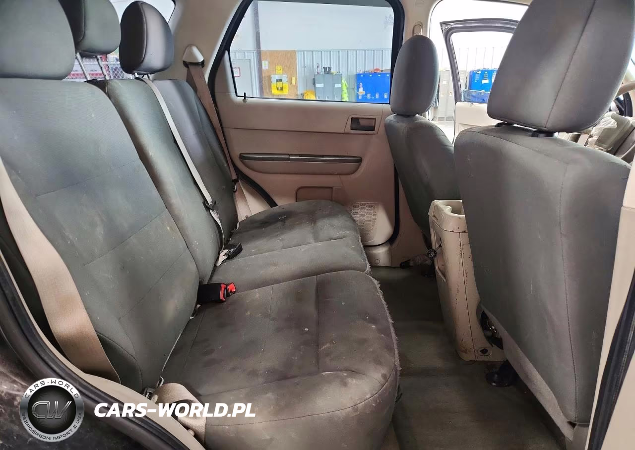 2010 Ford Escape Xls VIN:1FMCU9C71AKD31881 - 10