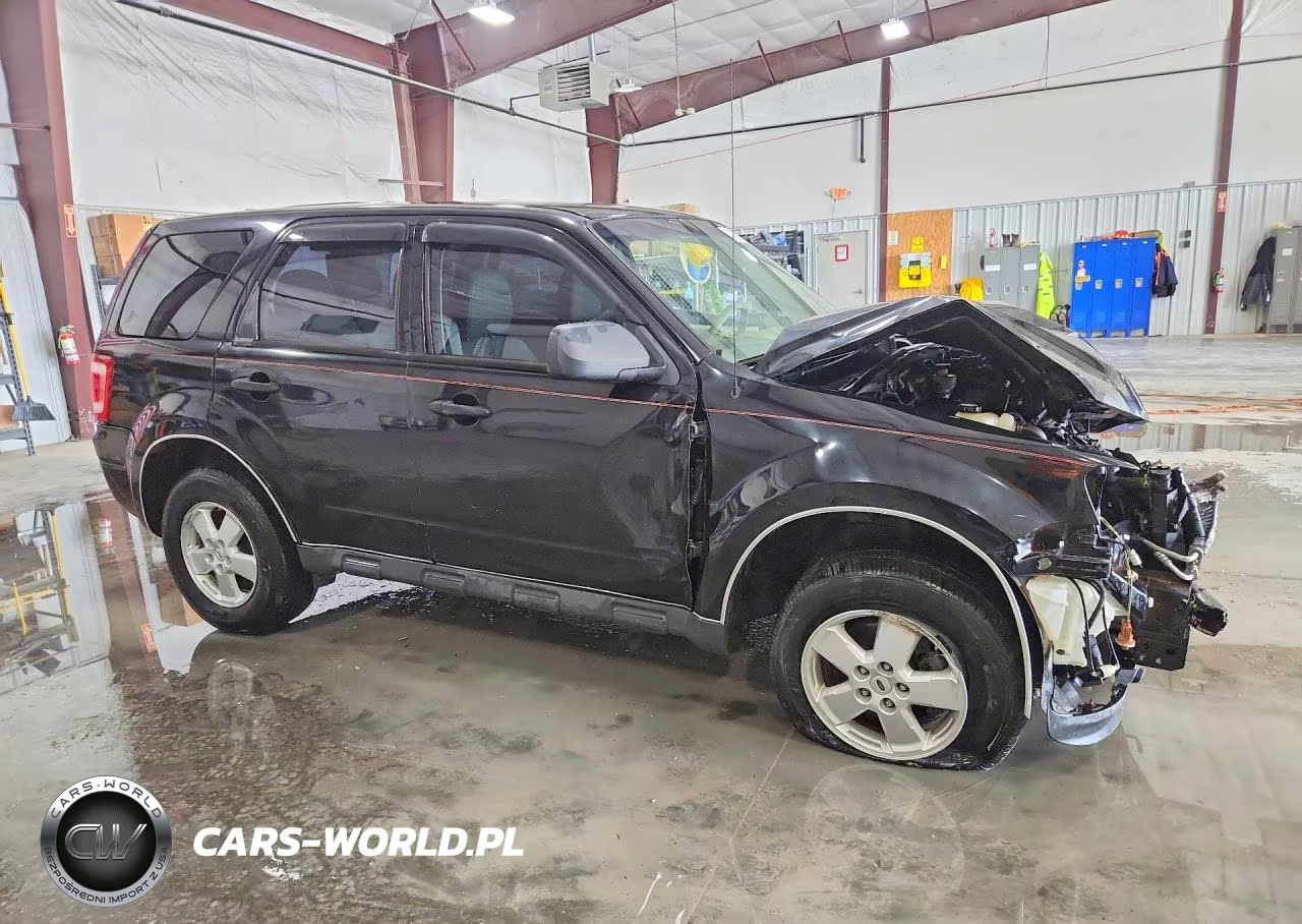 2010 Ford Escape Xls VIN:1FMCU9C71AKD31881 - 4