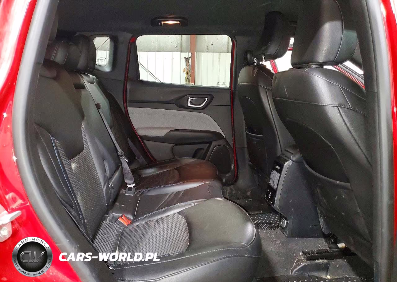 2024 Jeep Compass Latitude VIN:3C4NJDBNXRT593630 - 11