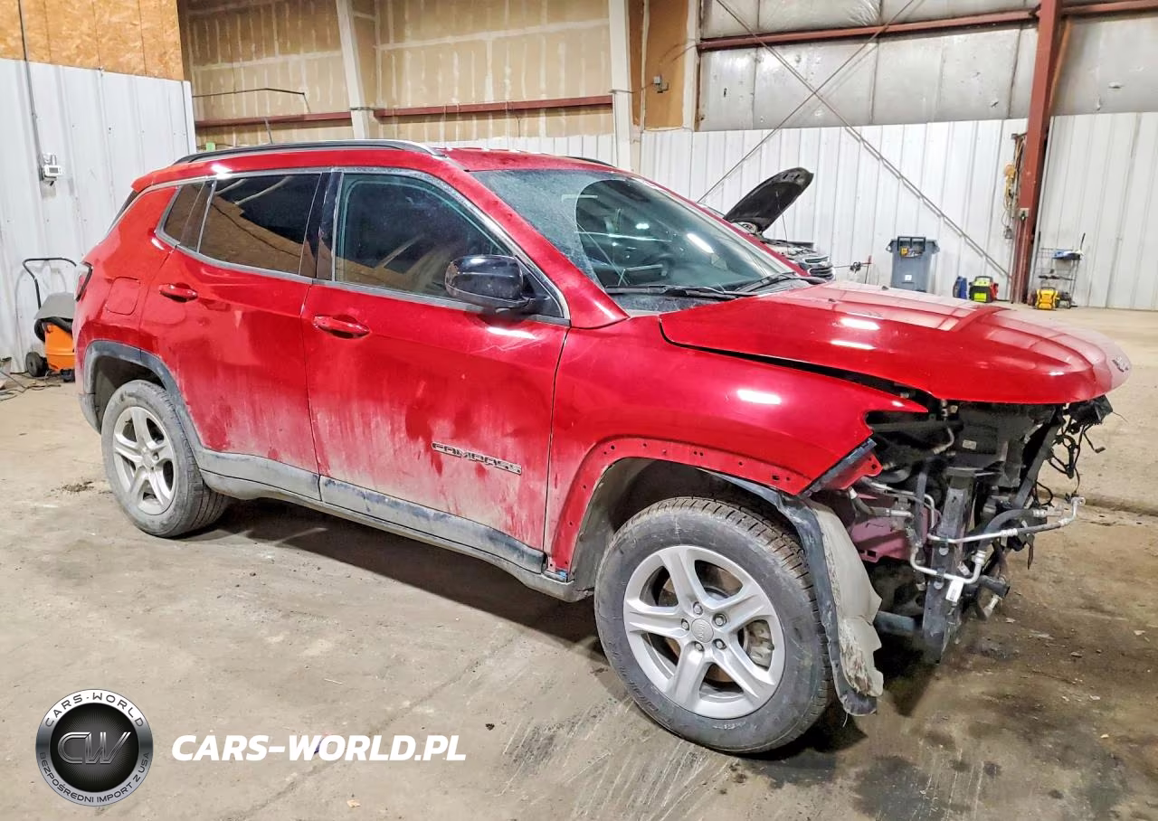 2024 Jeep Compass Latitude VIN:3C4NJDBNXRT593630 - 4