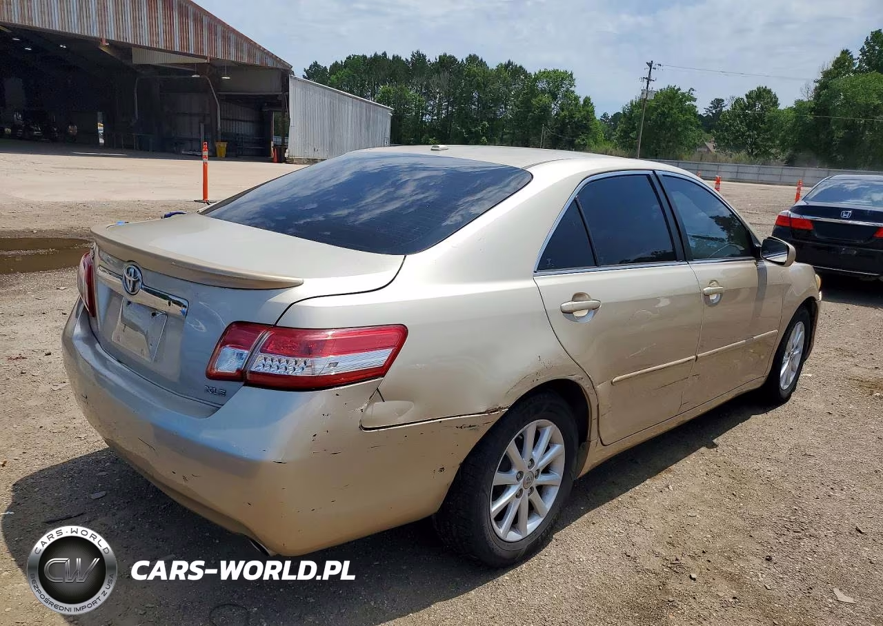 2010 Toyota Camry Xle VIN:4T4BF3EKXAR016687 - 3