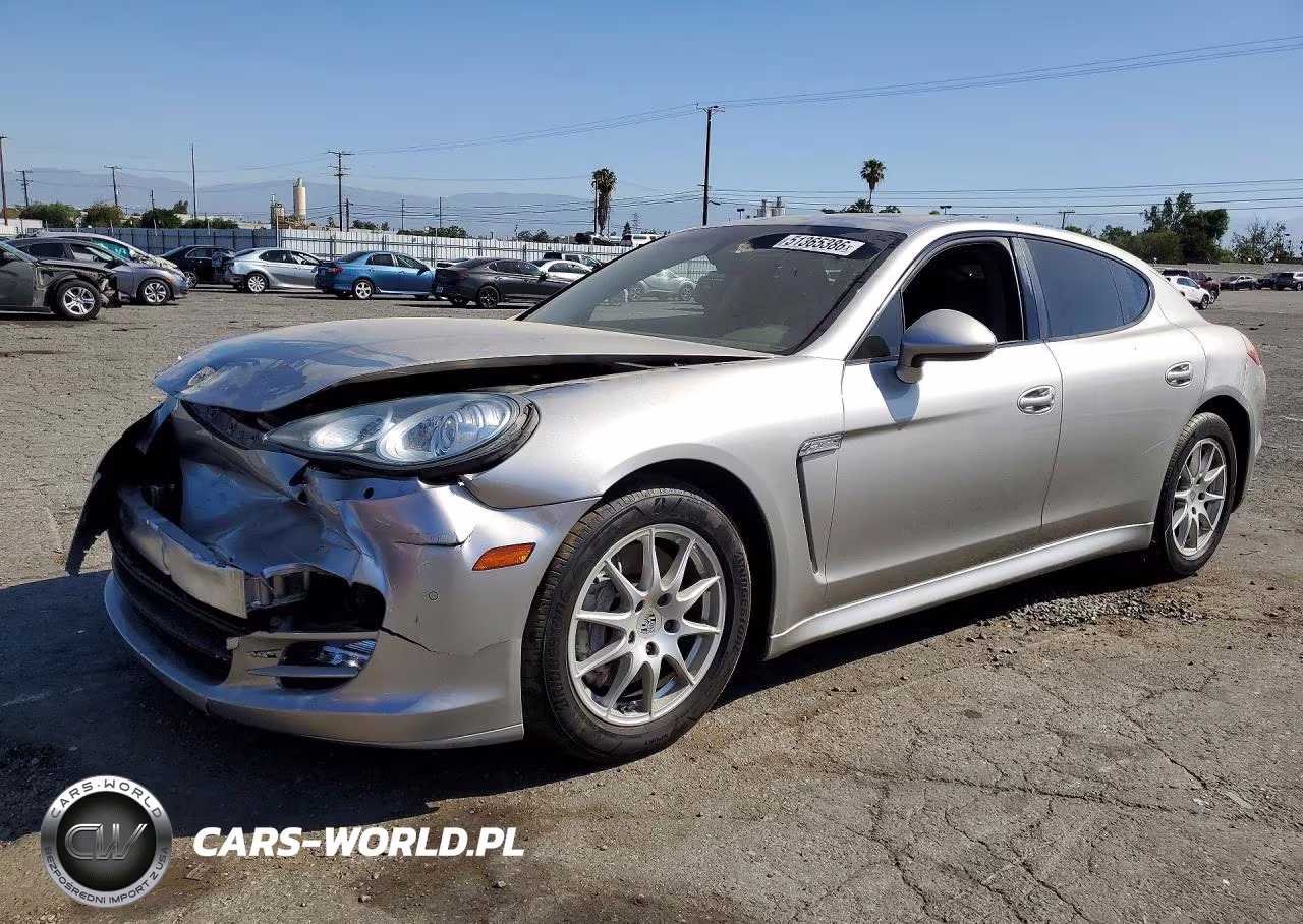 2012 Porsche Panamera 2