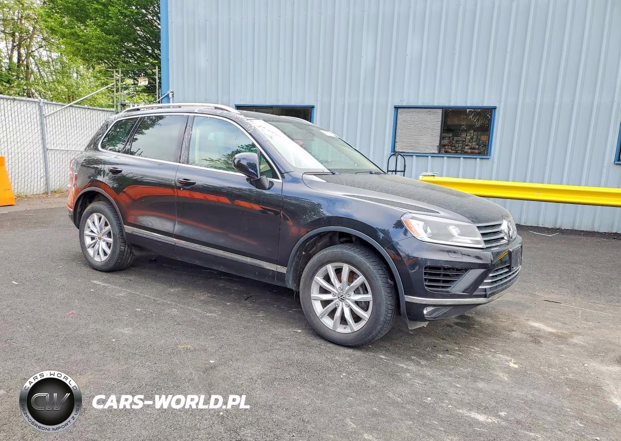 2016 Volkswagen Touareg Sport VIN:WVGEF9BP2GD002219 - 4