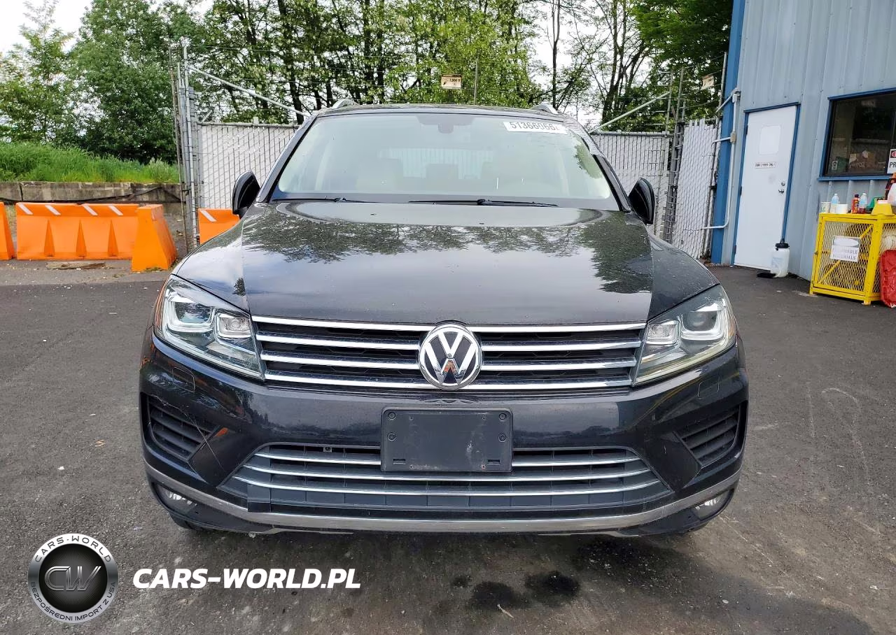 2016 Volkswagen Touareg Sport VIN:WVGEF9BP2GD002219 - 5