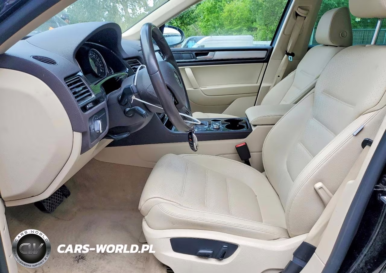 2016 Volkswagen Touareg Sport VIN:WVGEF9BP2GD002219 - 7