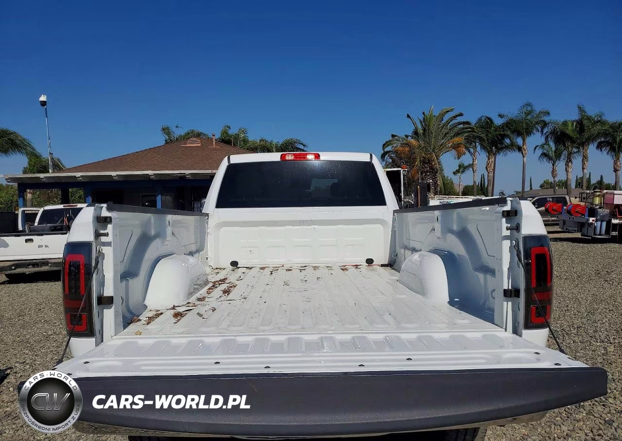2018 Ram 3500 St VIN:3C63R3GL1JG146982 - 10
