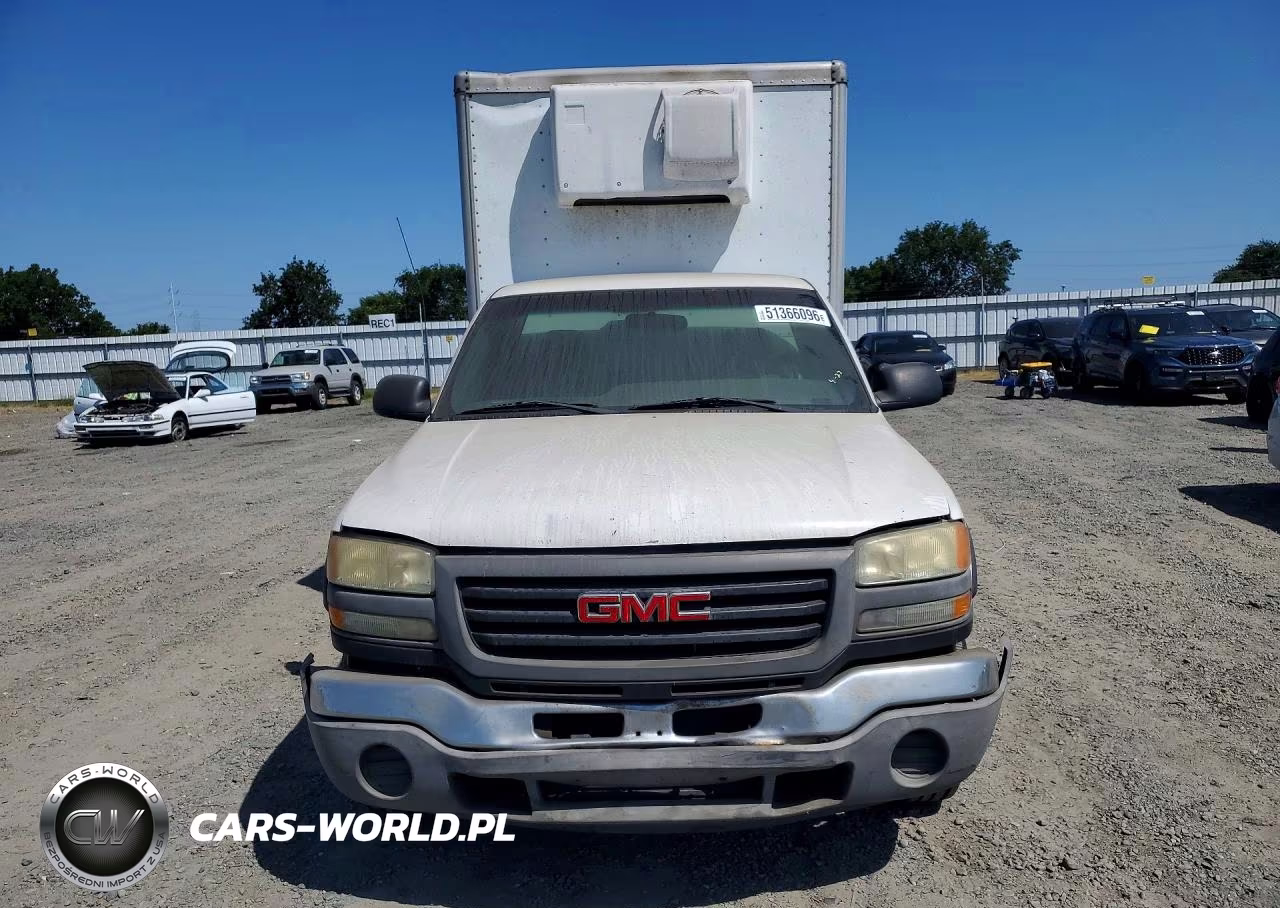 2003 GMC Sierra C2500 Heavy Duty VIN:1GTHC24U03Z257775 - 5