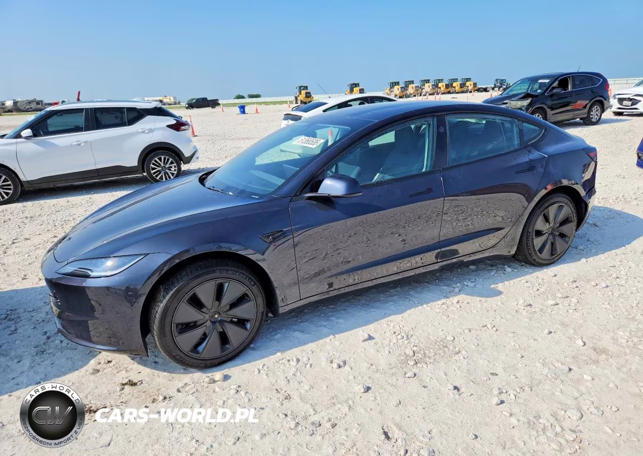 2026 Tesla Model 3 – zdjęcie 1 z 12