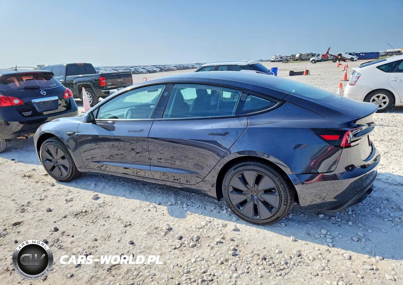 2026 Tesla Model 3 VIN:5YJ3E1EAXTF155621 - 2