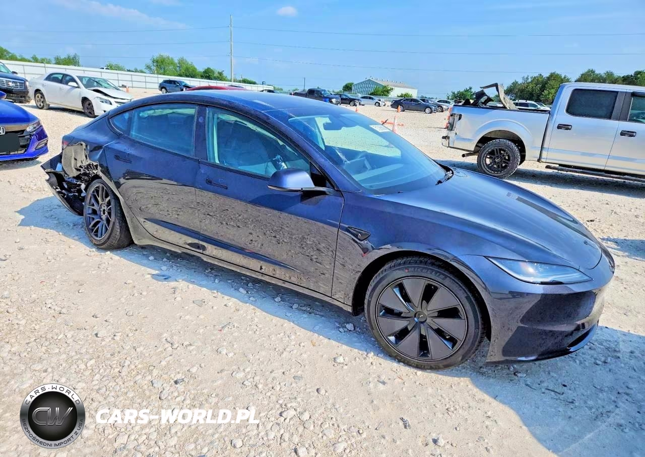 2026 Tesla Model 3 VIN:5YJ3E1EAXTF155621 - 4
