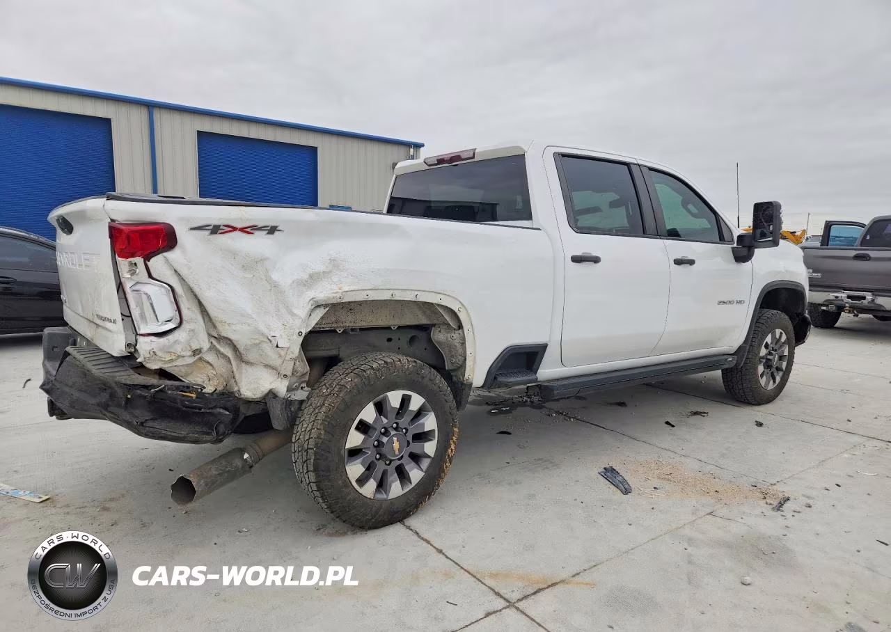 2021 Chevrolet Silverado K2500 Custom VIN:1GC4YMEY5MF287144 - 3