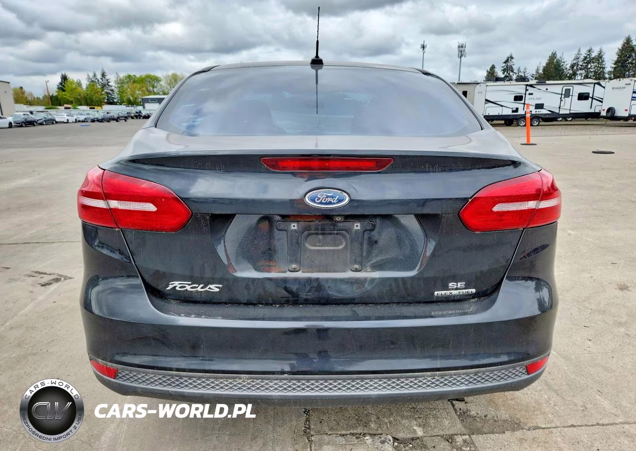 2015 Ford Focus Se VIN:1FADP3F29FL379813 - 6