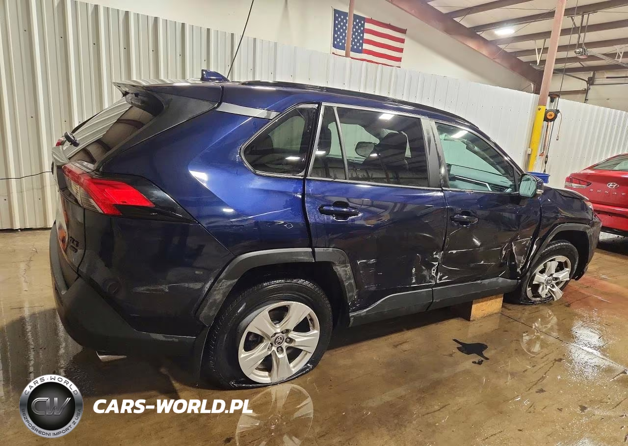 2021 Toyota Rav4 Xle VIN:2T3P1RFV6MW182176 - 3